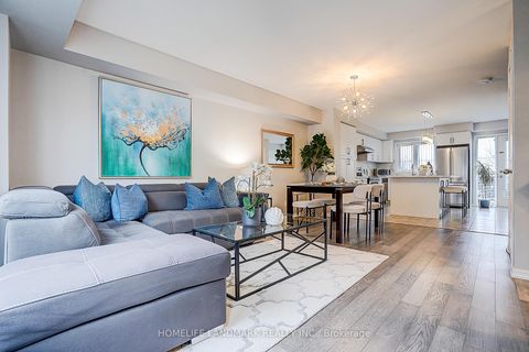 Photo 9 at 61 Burton Howard Drive, Bayview Northeast, Aurora