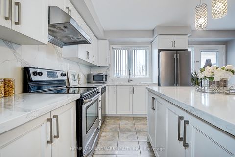 Photo 15 at 61 Burton Howard Drive, Bayview Northeast, Aurora