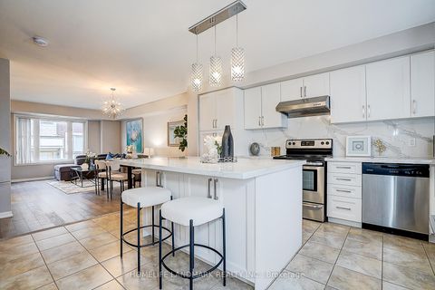 Photo 16 at 61 Burton Howard Drive, Bayview Northeast, Aurora