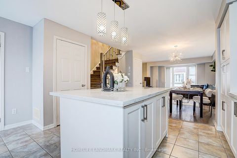 Photo 18 at 61 Burton Howard Drive, Bayview Northeast, Aurora