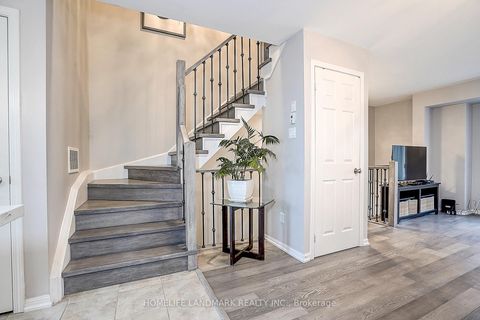 Photo 22 at 61 Burton Howard Drive, Bayview Northeast, Aurora