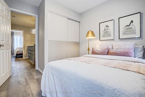 Photo 33 at 61 Burton Howard Drive, Bayview Northeast, Aurora
