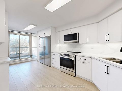 Photo 11 at 402 - 1 Clark Avenue W, Yorkhill, Vaughan