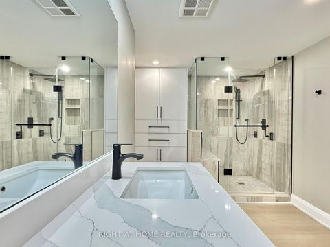 Photo 20 at 402 - 1 Clark Avenue W, Yorkhill, Vaughan