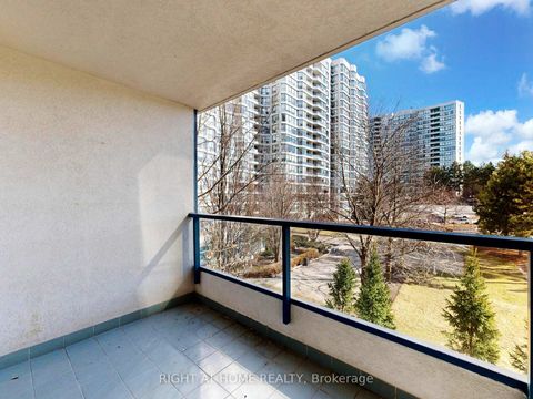 Photo 31 at 402 - 1 Clark Avenue W, Yorkhill, Vaughan