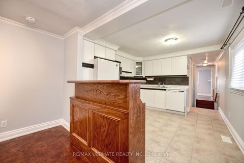 Photo 3 at 132 Spears Street, Smythe, Toronto