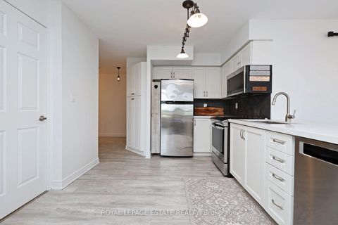 Photo 4 at 512 - 225 Wellesley Street E, South St. James Town, Toronto