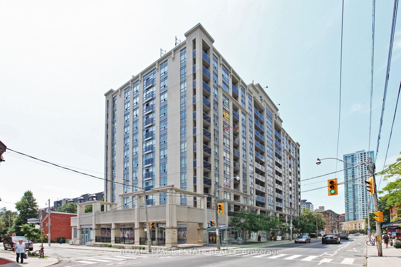512 - 225 Wellesley Street E, South St. James Town, Toronto 