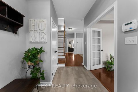 Photo 5 at 14 Whitestone Drive, Keswick North, Georgina