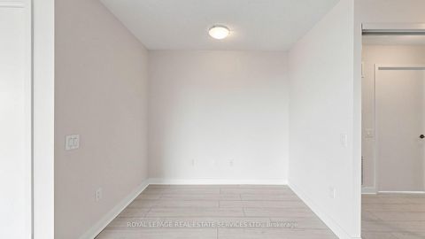 Photo 9 at 809 - 121 Mcmahon Drive, Bayview Village, Toronto