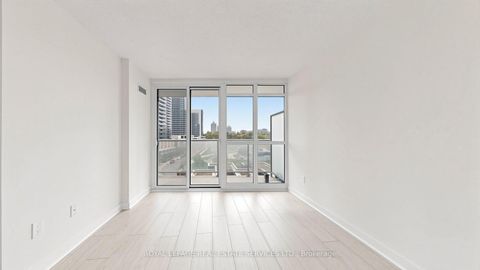 Photo 11 at 809 - 121 Mcmahon Drive, Bayview Village, Toronto