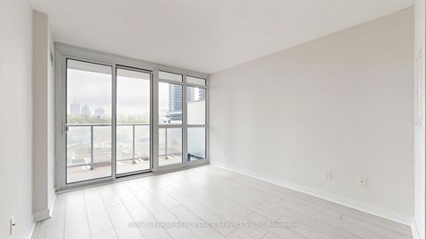 Photo 13 at 809 - 121 Mcmahon Drive, Bayview Village, Toronto