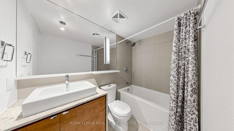Photo 14 at 809 - 121 Mcmahon Drive, Bayview Village, Toronto