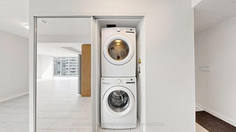 Photo 19 at 809 - 121 Mcmahon Drive, Bayview Village, Toronto