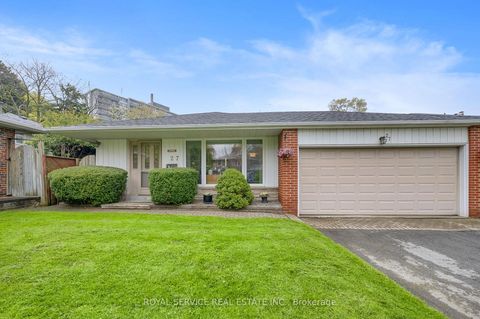 Photo 0 at 27 Skyview Crescent, Henry Farm, Toronto
