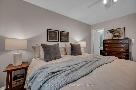 Photo 15 at 27 Skyview Crescent, Henry Farm, Toronto