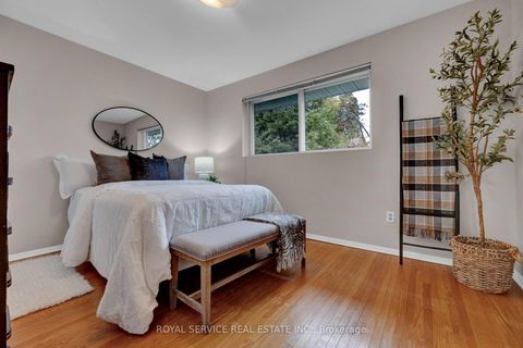 Photo 17 at 27 Skyview Crescent, Henry Farm, Toronto