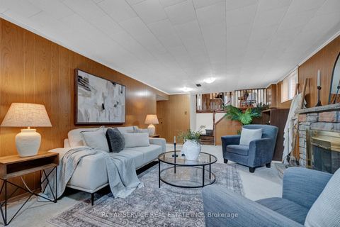 Photo 25 at 27 Skyview Crescent, Henry Farm, Toronto