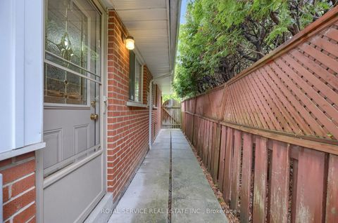 Photo 37 at 27 Skyview Crescent, Henry Farm, Toronto