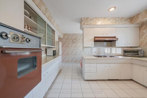 Photo 12 at 66 Carscadden Drive, Branson, Toronto