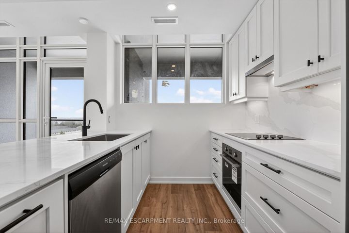 Photo 6 at 707 - 461 Green Road W, Lakeshore, Hamilton