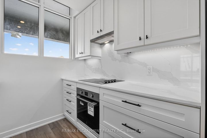 Photo 7 at 707 - 461 Green Road W, Lakeshore, Hamilton