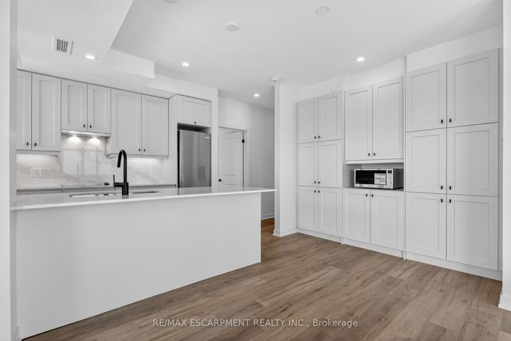 Photo 11 at 707 - 461 Green Road W, Lakeshore, Hamilton