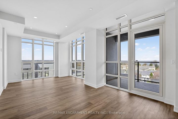 Photo 13 at 707 - 461 Green Road W, Lakeshore, Hamilton