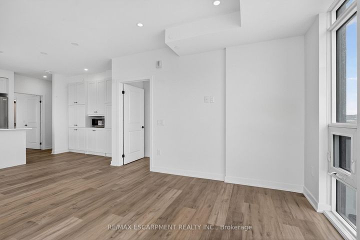 Photo 15 at 707 - 461 Green Road W, Lakeshore, Hamilton