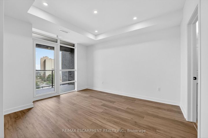 Photo 17 at 707 - 461 Green Road W, Lakeshore, Hamilton