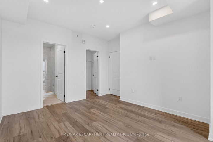 Photo 18 at 707 - 461 Green Road W, Lakeshore, Hamilton