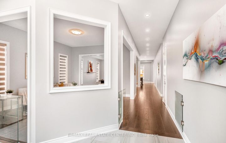 Photo 5 at 9 Rolling Acres Drive, Credit Valley, Brampton