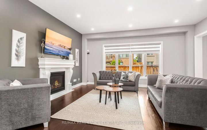 Photo 10 at 9 Rolling Acres Drive, Credit Valley, Brampton