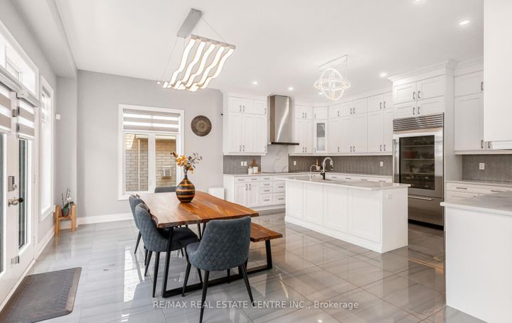 Photo 12 at 9 Rolling Acres Drive, Credit Valley, Brampton