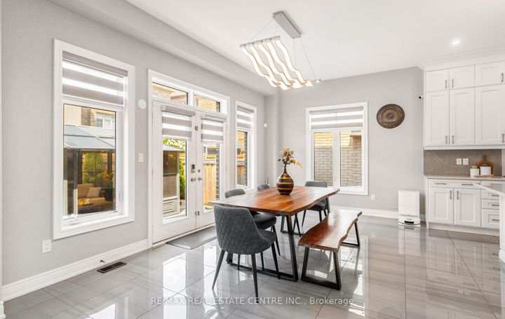 Photo 13 at 9 Rolling Acres Drive, Credit Valley, Brampton