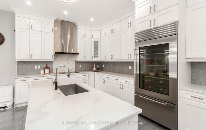 Photo 15 at 9 Rolling Acres Drive, Credit Valley, Brampton