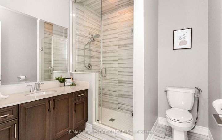 Photo 17 at 9 Rolling Acres Drive, Credit Valley, Brampton