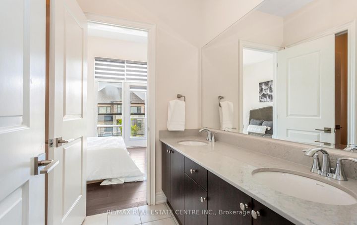Photo 29 at 9 Rolling Acres Drive, Credit Valley, Brampton