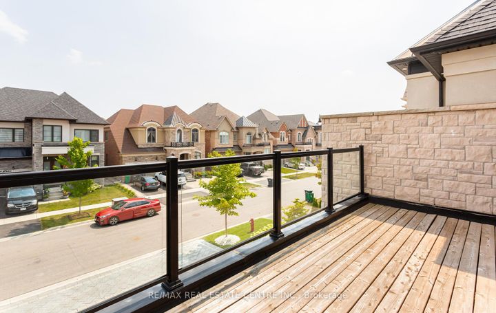 Photo 33 at 9 Rolling Acres Drive, Credit Valley, Brampton