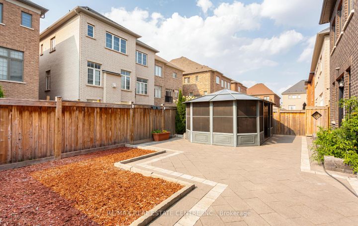 Photo 42 at 9 Rolling Acres Drive, Credit Valley, Brampton