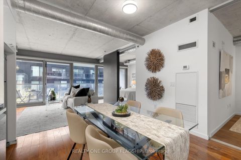 Photo 4 at 409 - 32 Trolley Crescent, Moss Park, Toronto