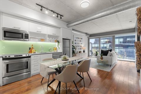 Photo 7 at 409 - 32 Trolley Crescent, Moss Park, Toronto