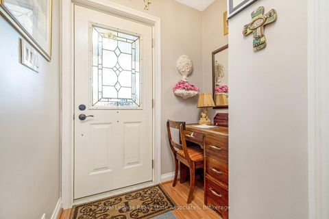 Photo 5 at 293 Thirtieth Street, Alderwood, Toronto