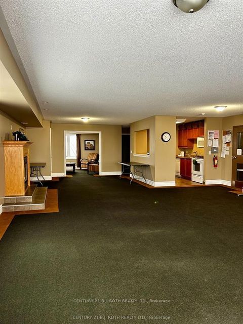 Photo 17 at 203 - 500 Mapleview Drive W, Holly, Barrie