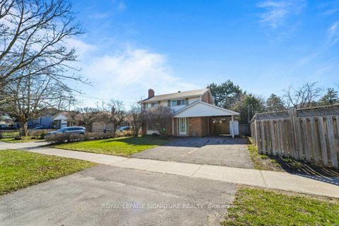 Photo 4 at 8 Underhill Drive, Donalda, Toronto