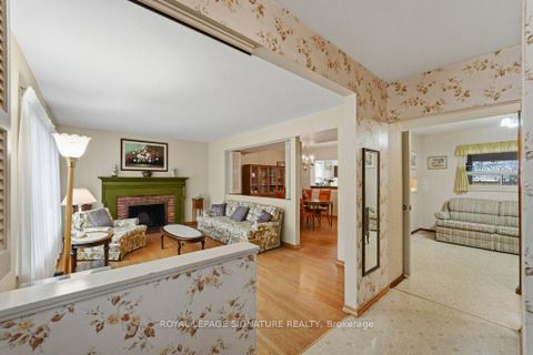 Photo 10 at 8 Underhill Drive, Donalda, Toronto