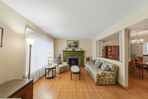 Photo 11 at 8 Underhill Drive, Donalda, Toronto