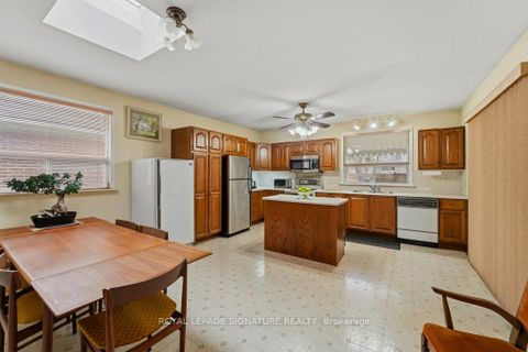Photo 15 at 8 Underhill Drive, Donalda, Toronto