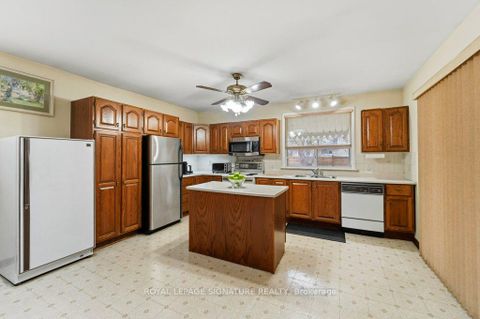 Photo 16 at 8 Underhill Drive, Donalda, Toronto