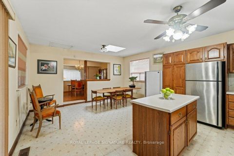 Photo 18 at 8 Underhill Drive, Donalda, Toronto